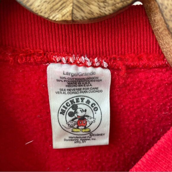 Vintage 90s Mickey & Co Disney Embroidered Crewneck Sweatshirt Red L - Picture 6 of 6